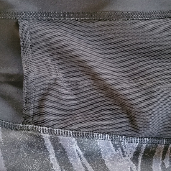 Adidas x Zoe Saldana Collection 7/8 Black & Grey Patterned Leggings XS - Picture 10 of 14